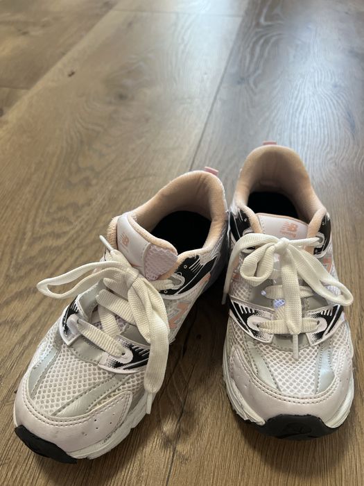 Adidasi fete marimea 33