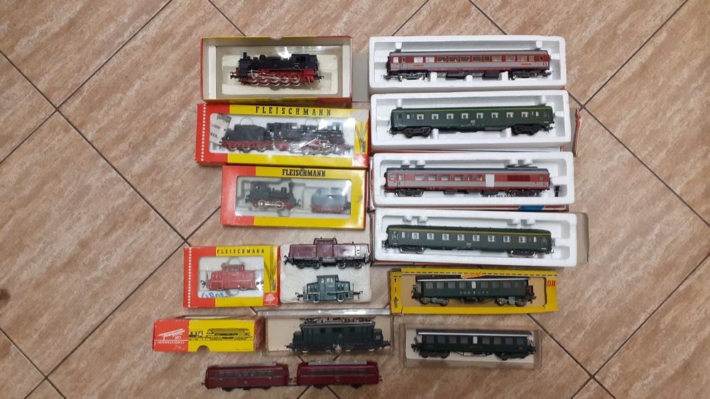 Locomotive si vagoane trenulet electric scara HO