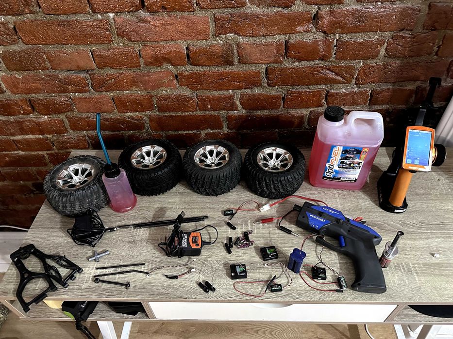 Masinuta cu telecomanda nitro rc car 1/8 tunder tiger mta4 s50