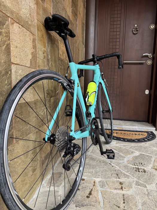 Карбонов шосеен велосипед BIANCHI  SPRINT