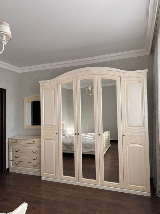 Спальный гарнитур