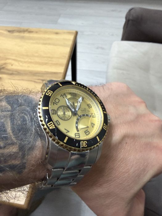Наручные часы INVICTA PRO DIVER 300  под водой