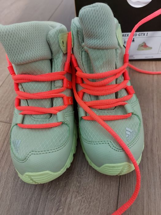 Adidas обувки 26 номер