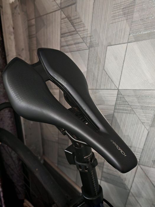 Шоссейный велосипед Giant Contend 1 — Идеальное состояние