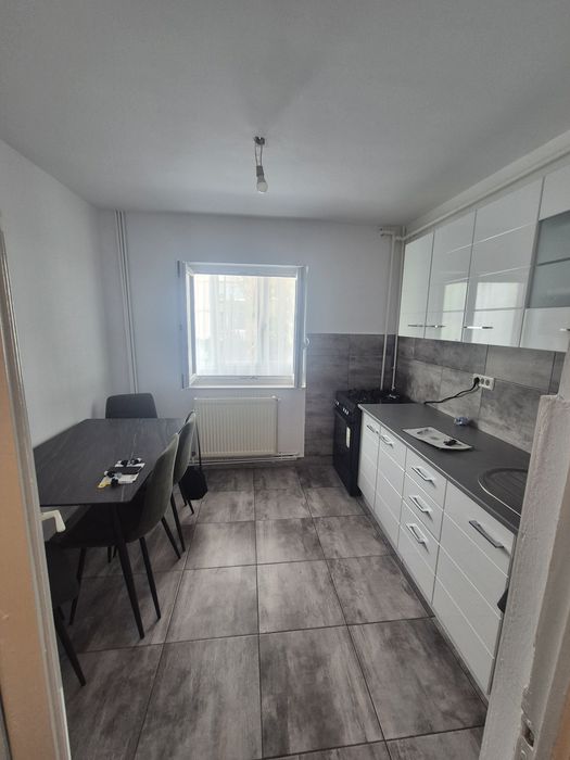 inchiriez apartament 2 cam Micalaca