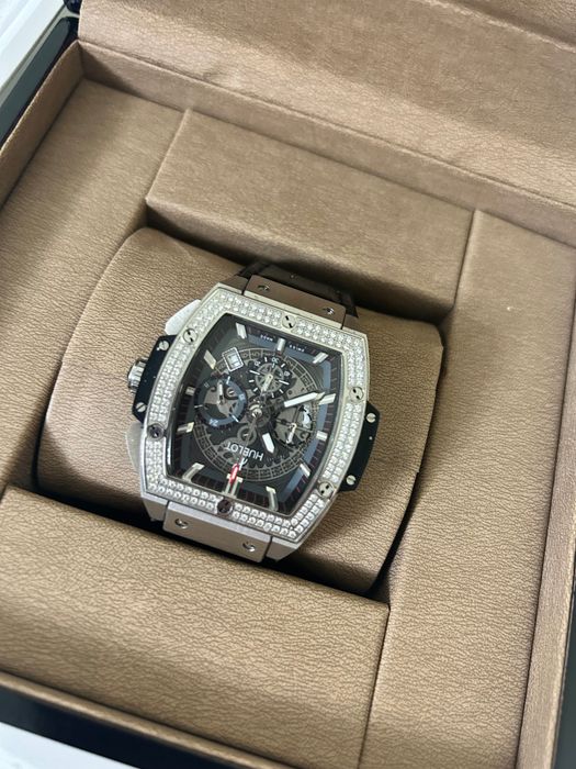 Продам часы hublot