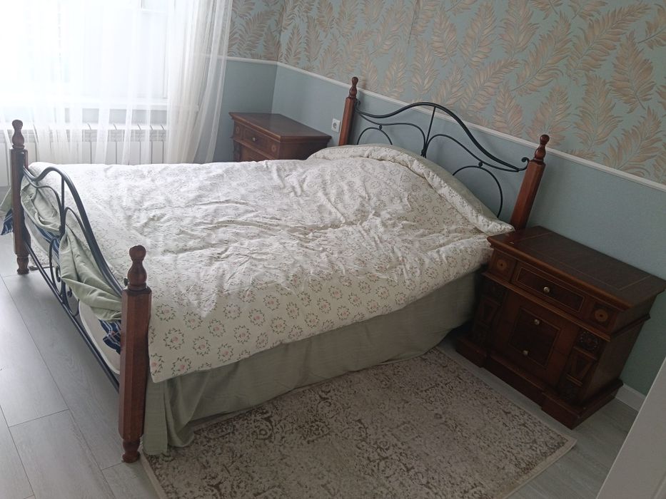 Мебель кровать, диван и столик