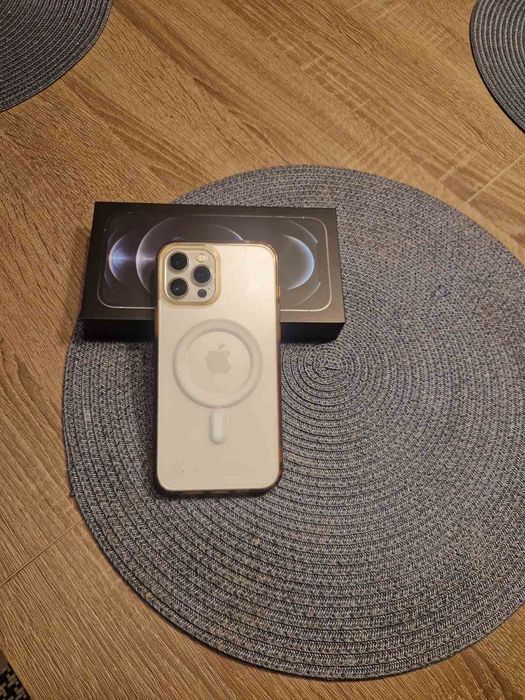 Отличен iPhone 12 Pro Max, Silver, 128GB, 76% батерия, пълен комплект