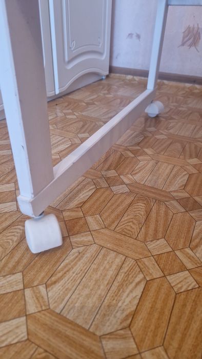 Деревянная детская кроватка