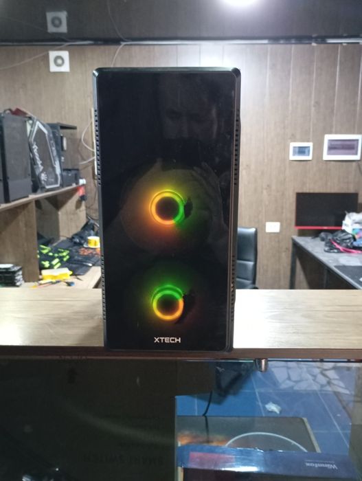 Keys pustoy rgb 2 fan faqat oynasi yoʻq 10 dona bor 50 mindan