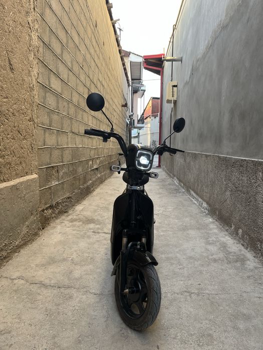 Срочно скутер сотилади