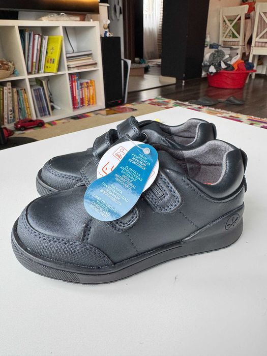 Sneakersi Biomecanics noi, cu scai, marimea 25. Cu eticheta