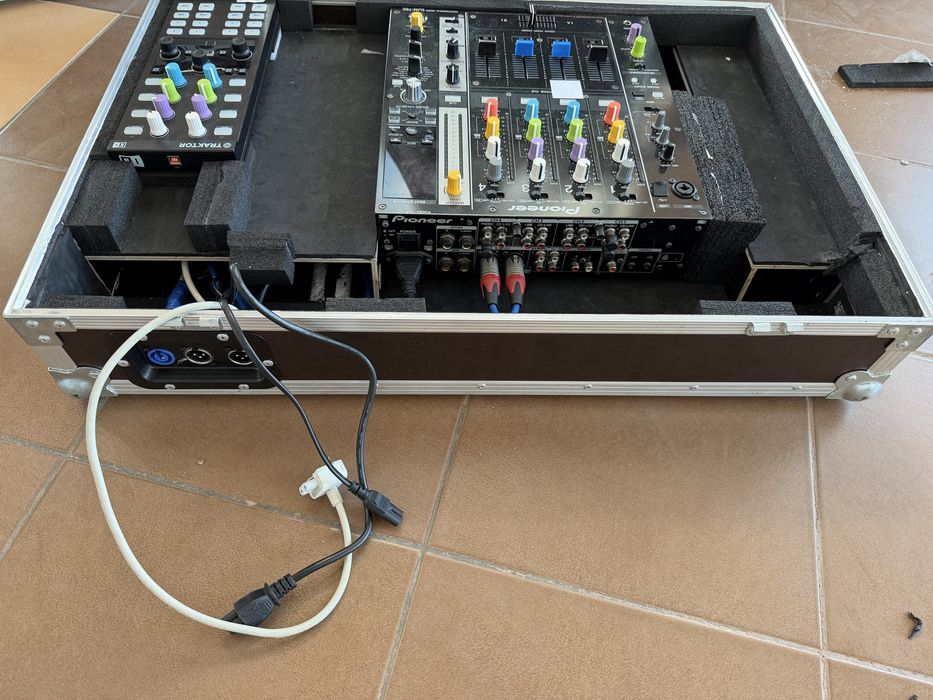 Pioneer DJM750 cu X1 Mk2 si flightcase