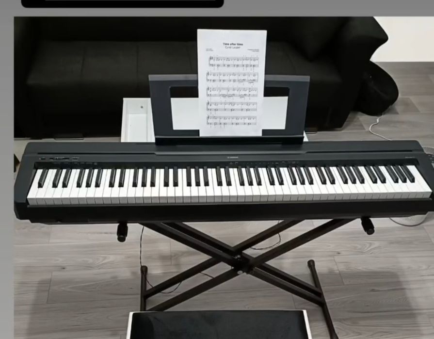 Set Yamaha P45 cu stativ dublu in X