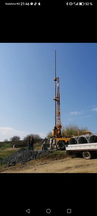 Fântâni,piloni si fose cu utilaj mecanizat.