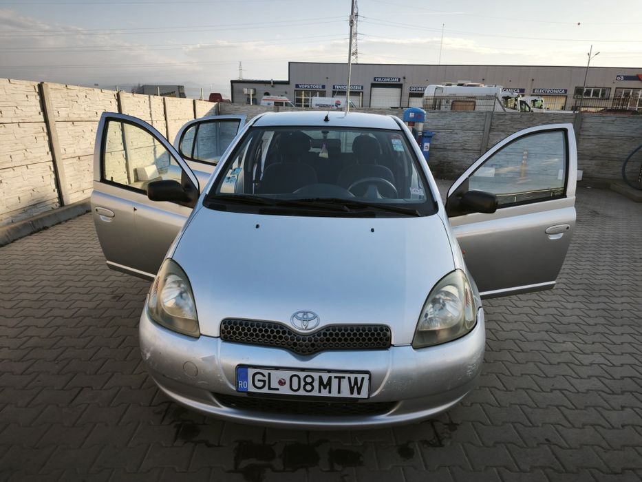 Toyota yaris 1.3 benzina