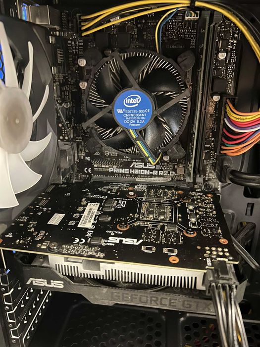 Calculator ASUS GTX 1650 I5 9400F 8 RAM