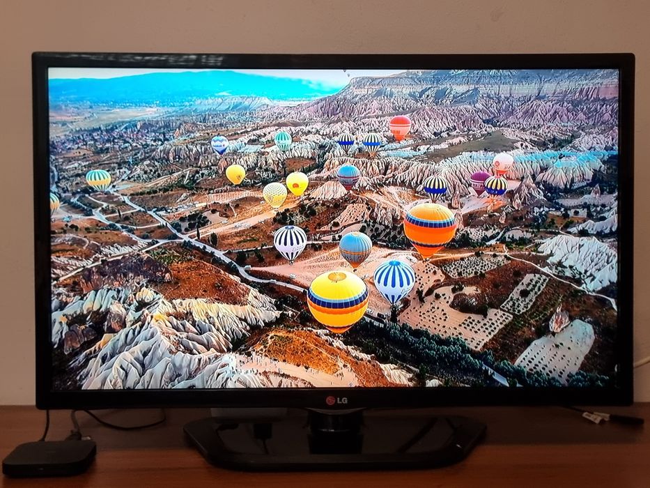 Телевизор / LG 32" - FULLHD - Цифрова + Ефирна , Слот за карта.