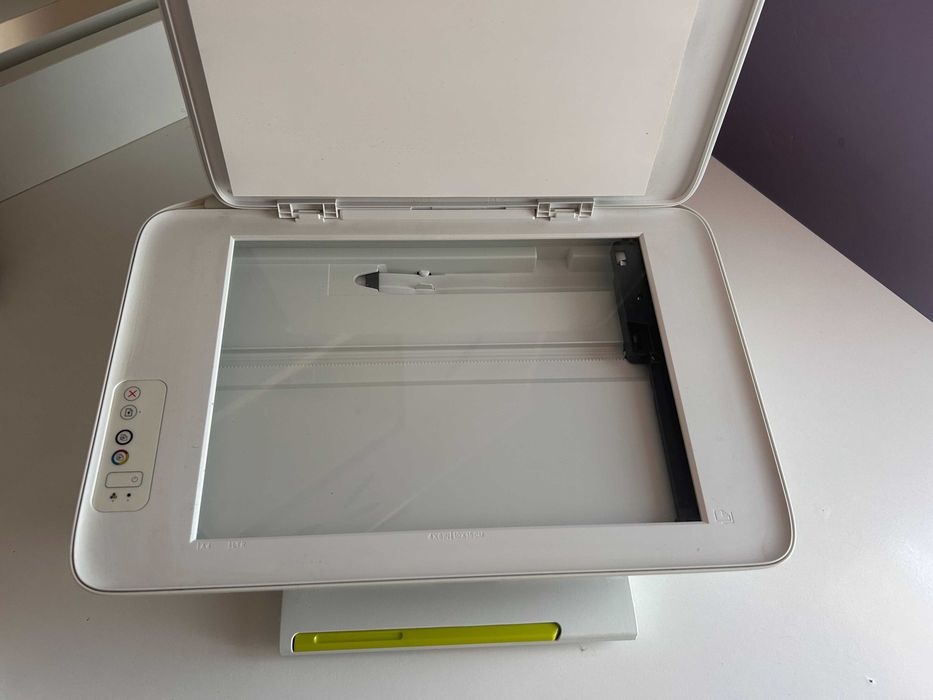 Продавам принтер HP Desk Jet 2130