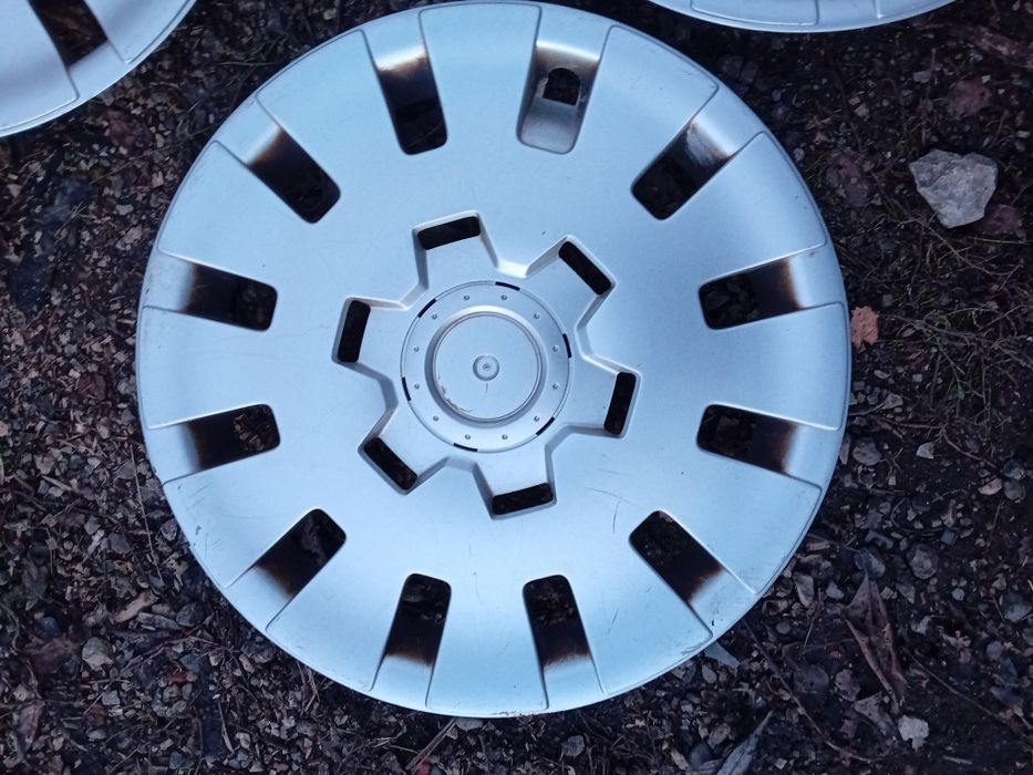 Продавам оригинални тасове от БМВ 15цола BMW