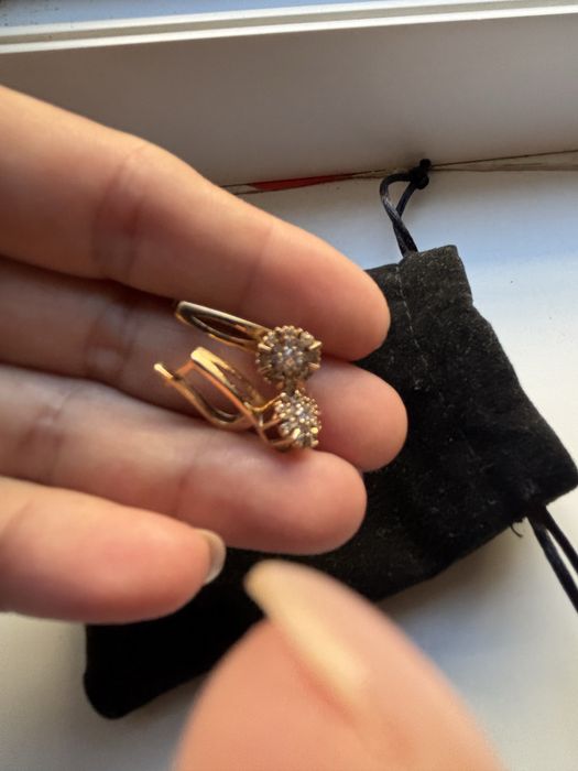Продам серьги золтые в отличном состоянии