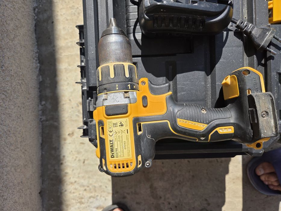 Scule dewalt 18v