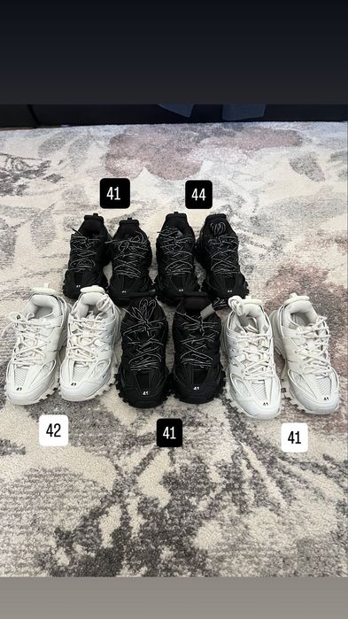 Vând balenciaga track albi/negri