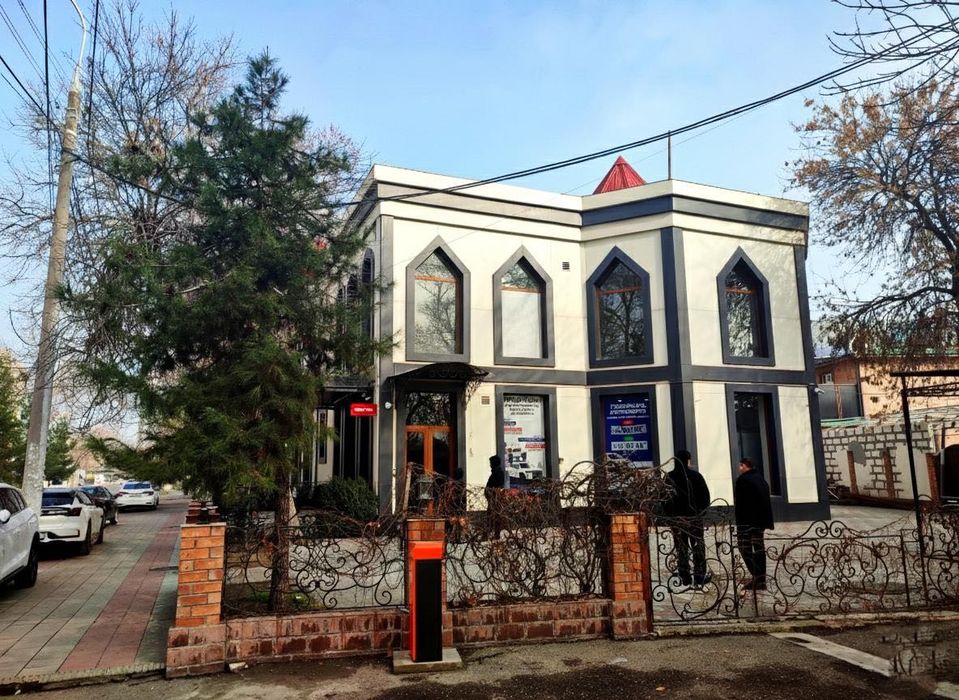 Aviasozlarda aloxida turgan binoda ofis ijaraga beriladi (AX)