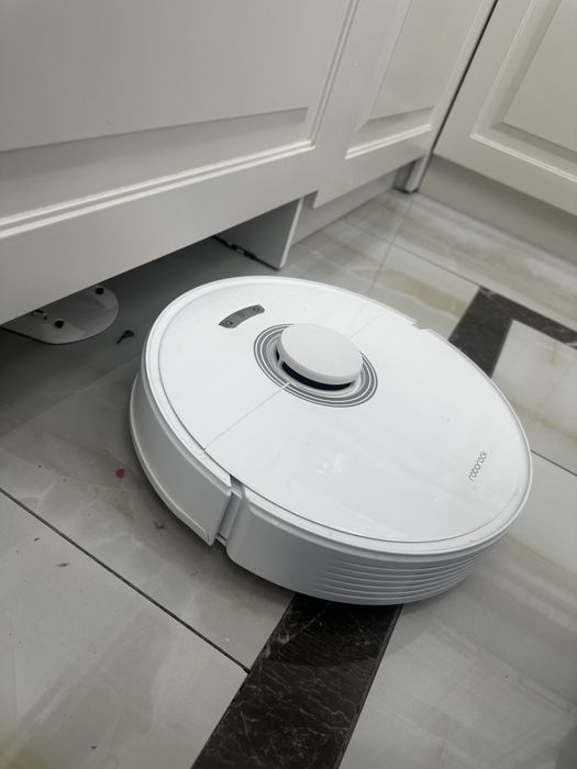 Продам робот-пылесос Roborock Q7 Max