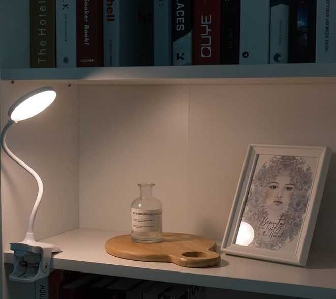 Lampa de birou cu clapeta