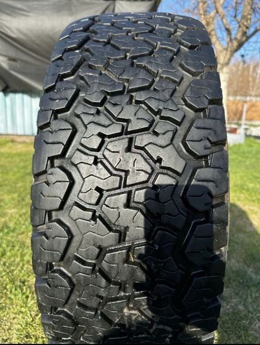 Продам резину на джипа