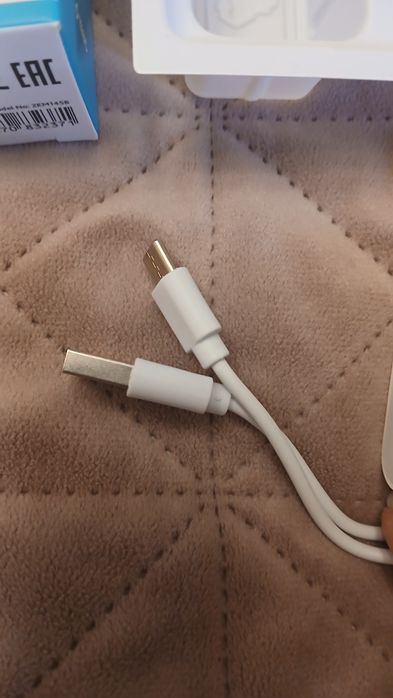 Безжични слушалки и зарядно за 19лв