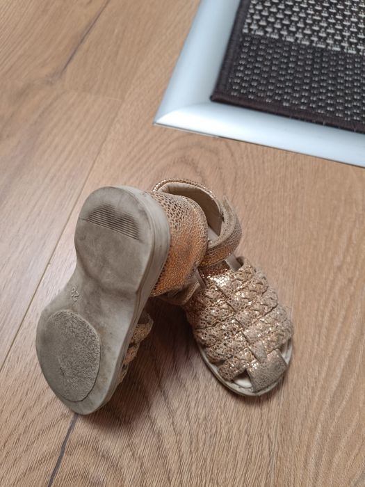 Sandale fete La Socki mărimea 23 (14 cm interior) – elegante, stare bună