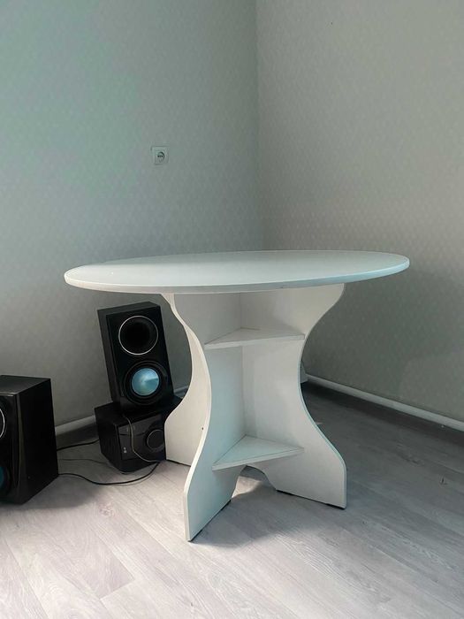 Кухонный стол круглый