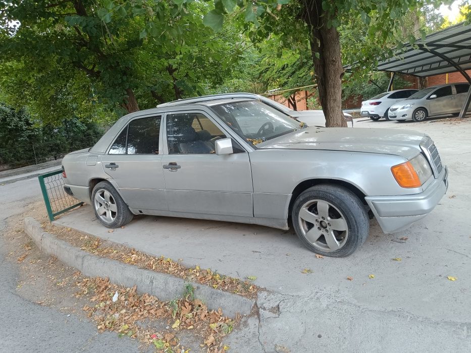 Продам Мерседес 124