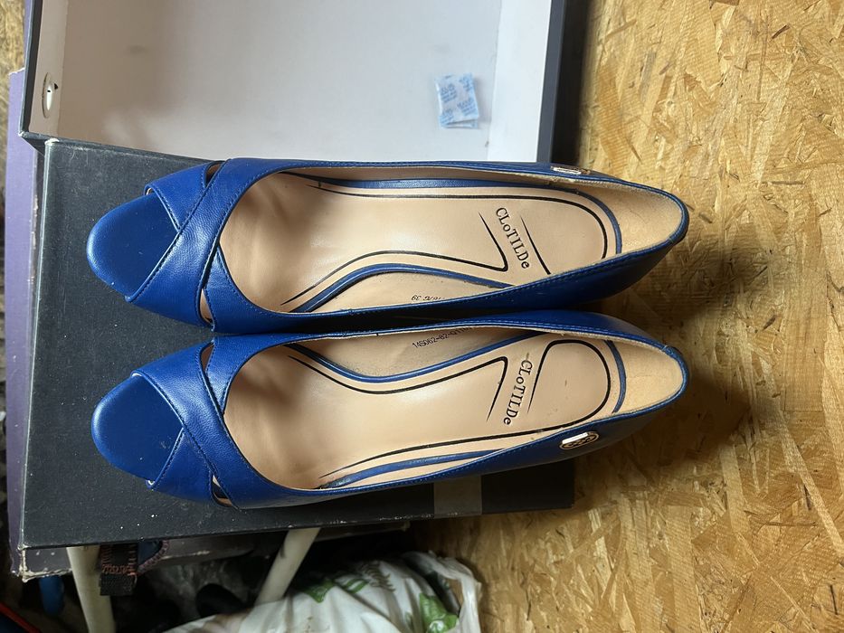 Продам туфли женские