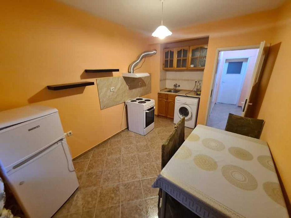 Дава се под наем Двустаен апартамент в Бургас, Изгрев - 67 кв.м за 178.5 € - Снимка #4