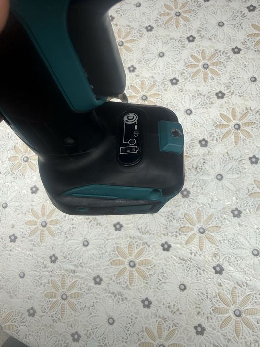 Акумулаторен безчетков винтоверт за гипсокартон Makita DFS452 18V