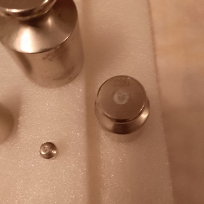 Тошлар 500 ,200 ,5 , Грам янги