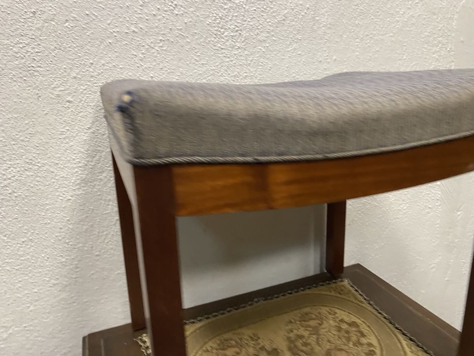 Стар френски стол за пиано табуретка