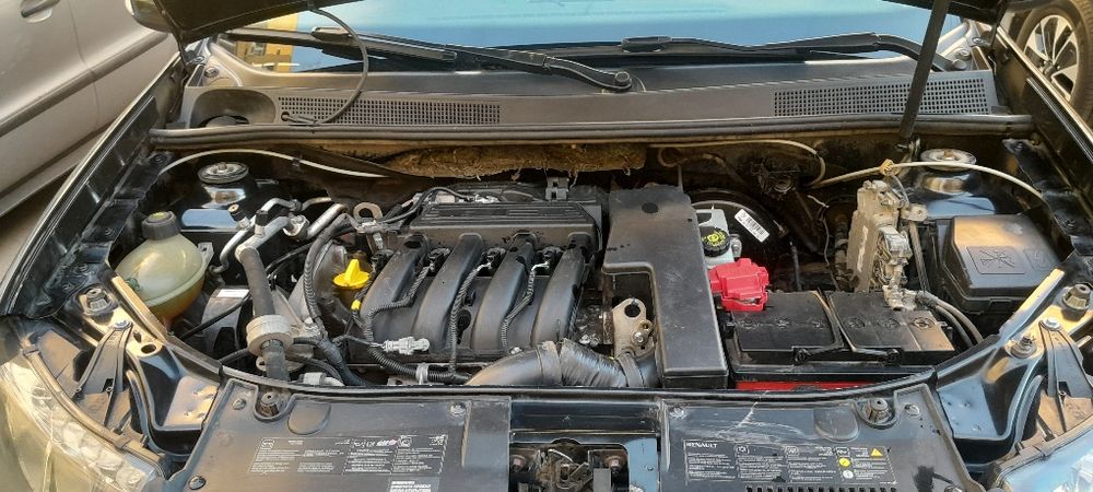 Автомобиль рено логан 2