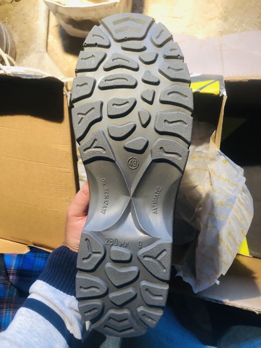 Ботинки специальные