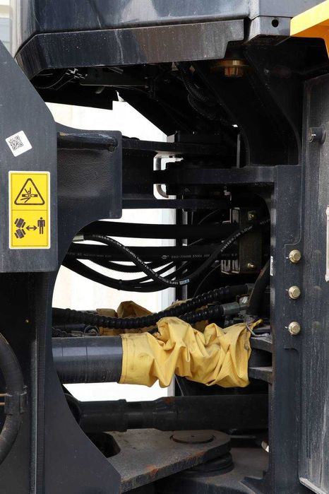 Тош карьерларда ишлатиш учун  3,3 м3 юклагич toshkentda! CLG856H