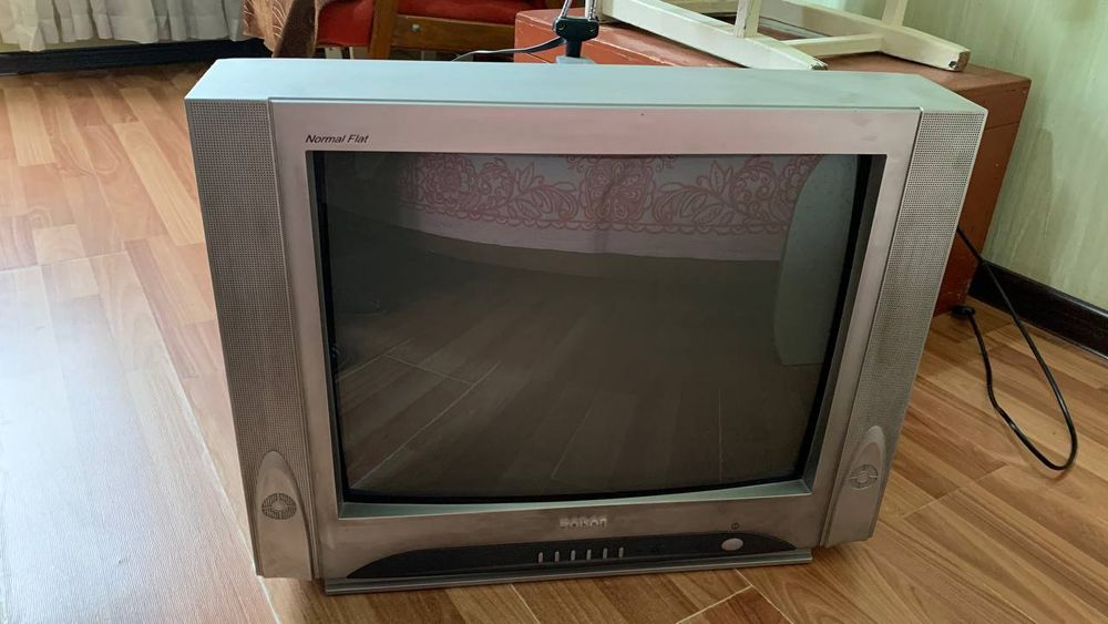 Телевизор Samsung и Roison