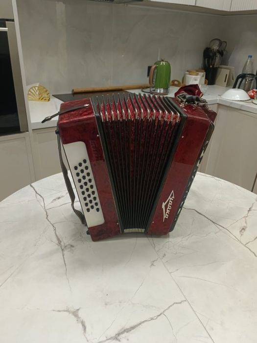 Продам гармонь Чайка М314