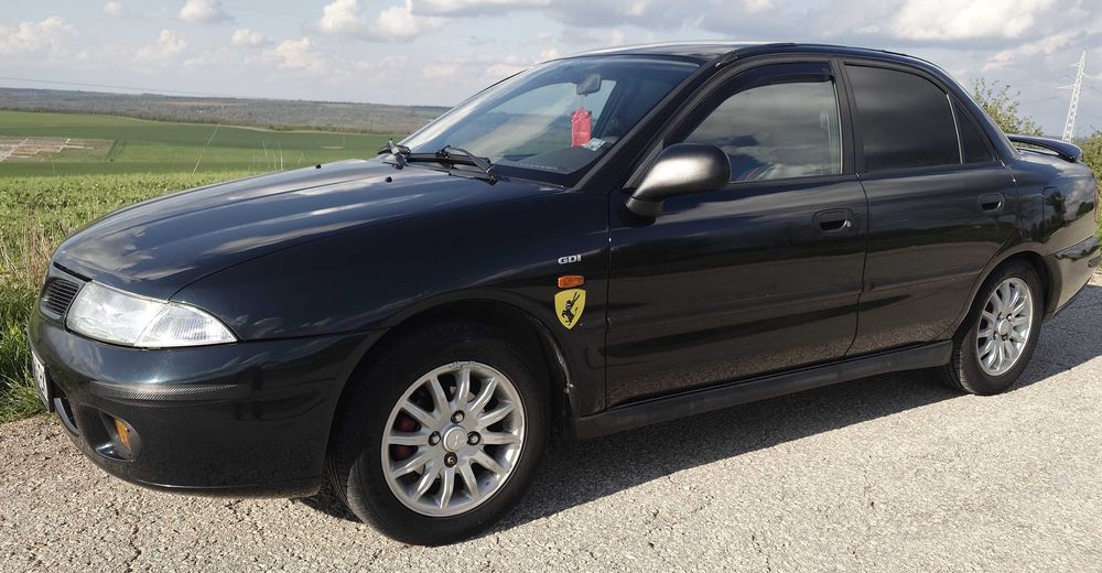 Продавам автомобил Mitsubishi Carisma