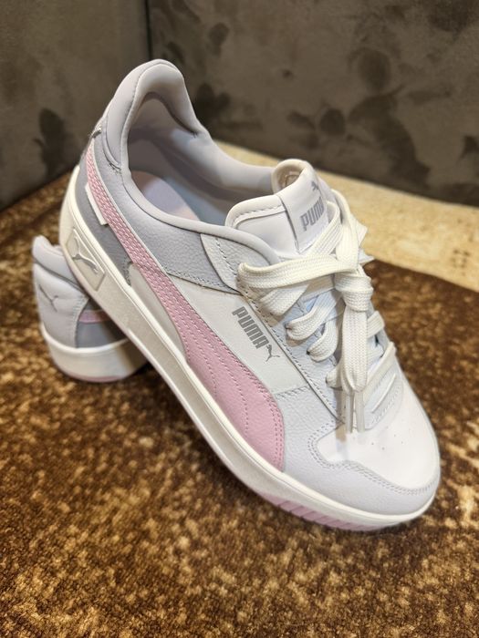 Дамски обувки Puma Carina Street