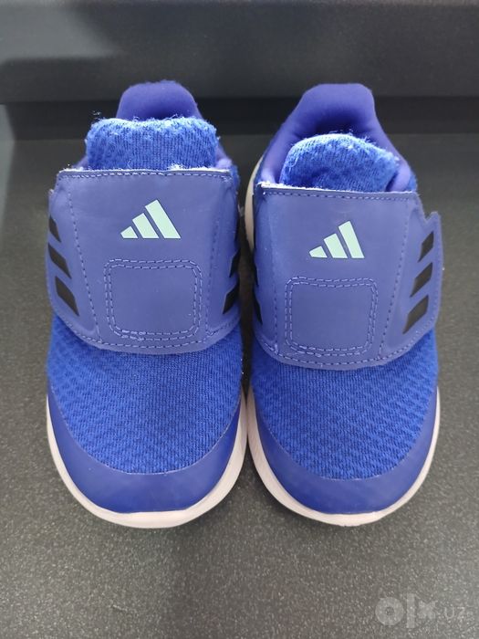 Adidas krosovka.
