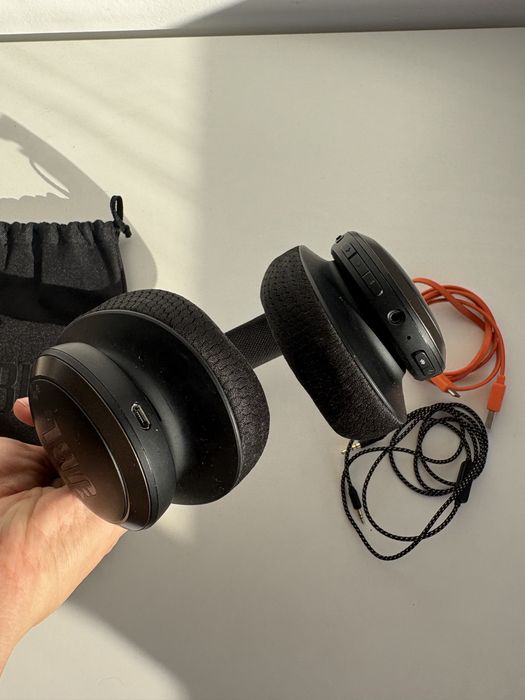 Продам срочно наушники jbl 650 live btnc