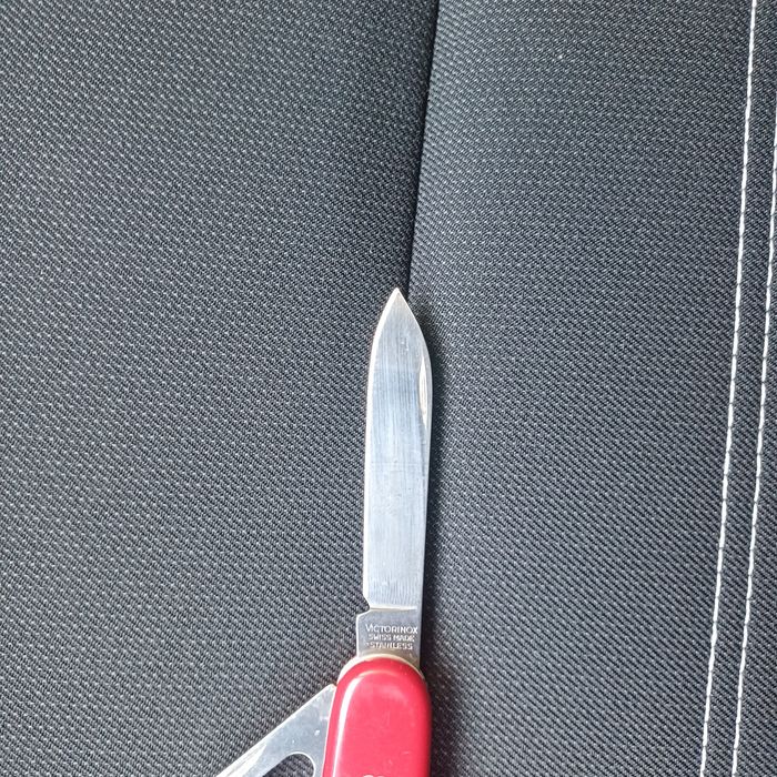 Vând briceag Victorinox Spartan